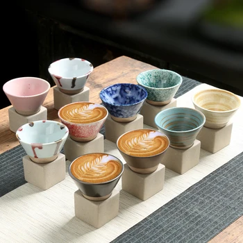 Изысканная керамическая кофейная кружка объемом 100 мл в японском стиле, коническая чайная чашка ручной работы, цветочный дизайн для разливки латте.