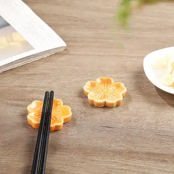 Посуда с цветочным дизайном Керамический Держатель для палочек для еды в форме Сакуры для домашней кухни, Ресторанной посуды, Керамический держатель для палочек для еды